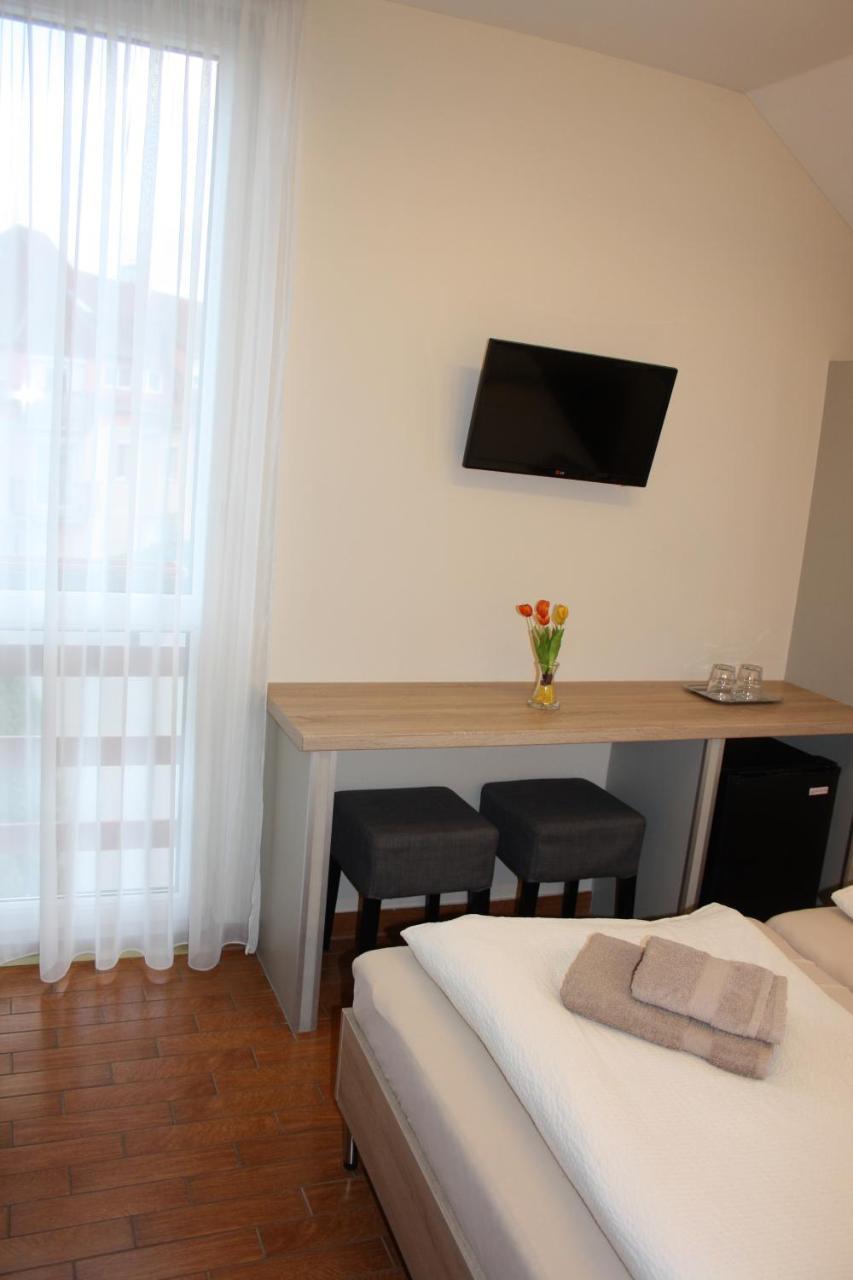 Couette-café Polus 3*