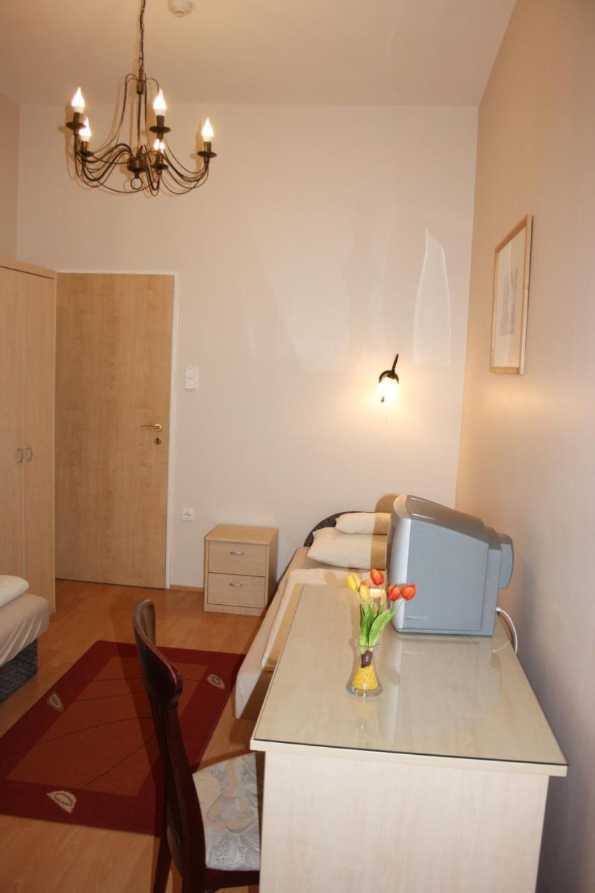 Polus Couette-café Sopron