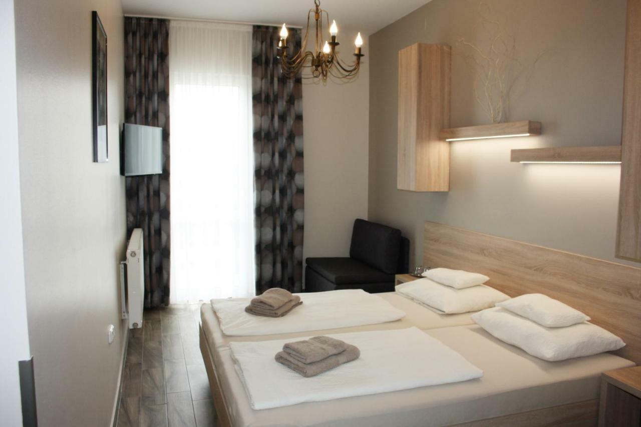 Polus Couette-café 3*